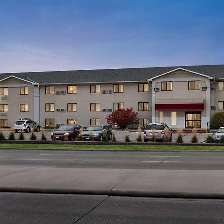Super 8 By Wyndham Lincoln North Hotel Eksteriør billede